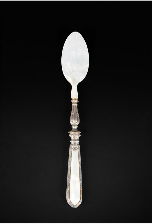 独角鹿西洋古董Paul Canaux路易十六风母贝手柄纯银雕花餐具套装 商品图4