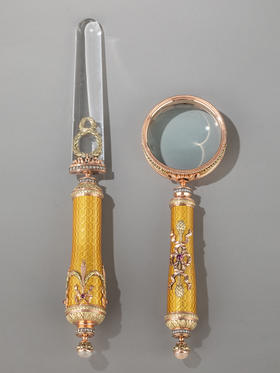 独角鹿西洋古董法贝热14K金镶红宝石玑镂珐琅水晶翻书杖放大镜