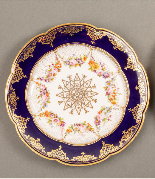 独角鹿西洋古董瓷器法国路易菲利普描金帝王蓝釉⼿绘花卉瓷盘一对 商品图2