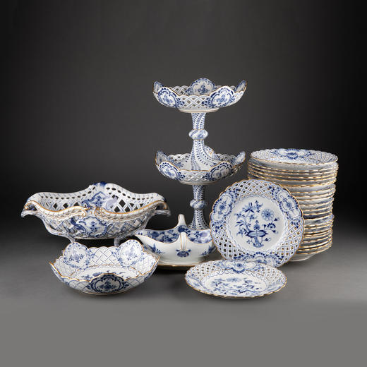 独角鹿西洋古董德国梅森瓷器蓝洋葱系列手绘描金餐桌瓷器套装 商品图0