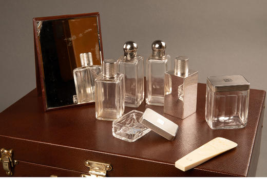 独角鹿西洋古董法国奢侈品牌定制款皮革手提行李箱及旅行用品套件 商品图3