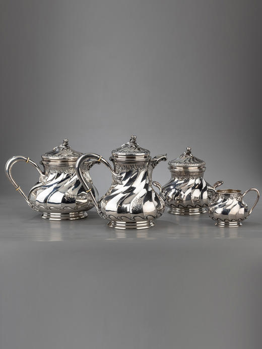 独角鹿西洋古董银匠工坊QUEILLE签名路易十五风纯银精雕茶具4件套 商品图0