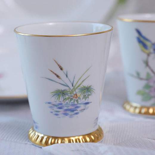 独角鹿西洋古董德国梅森限量手绘荷塘蓝色雀鸟金色浮雕足圈手握杯 商品图3