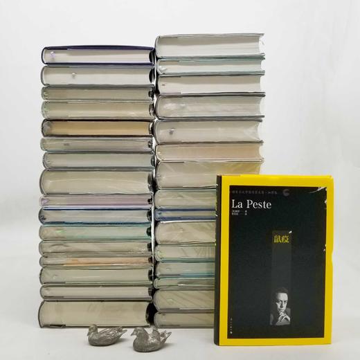 《诺贝尔文学奖作家文集》，32册，精装，丘吉尔、加缪等著，具体目录见图，漓江出版社2016-2021年版，总定价：1637.6元，售价818元。 商品图2
