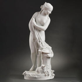 独角鹿西洋古董19世纪欧洲出品牧羊少女出浴主题素胎瓷雕塑摆件