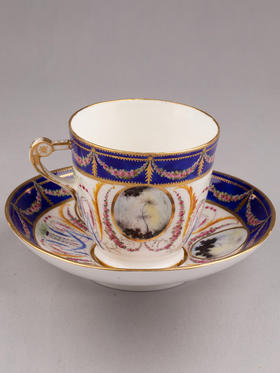 独角鹿西洋古董法国御窑塞弗描金手绘古典花环风景瓷器杯碟一套