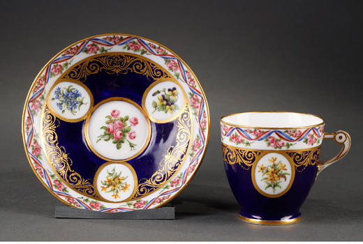 独角鹿西洋古董塞弗尔瓷器帝王蓝釉手绘描金彩色花卉茶杯托盘杯碟 商品图2