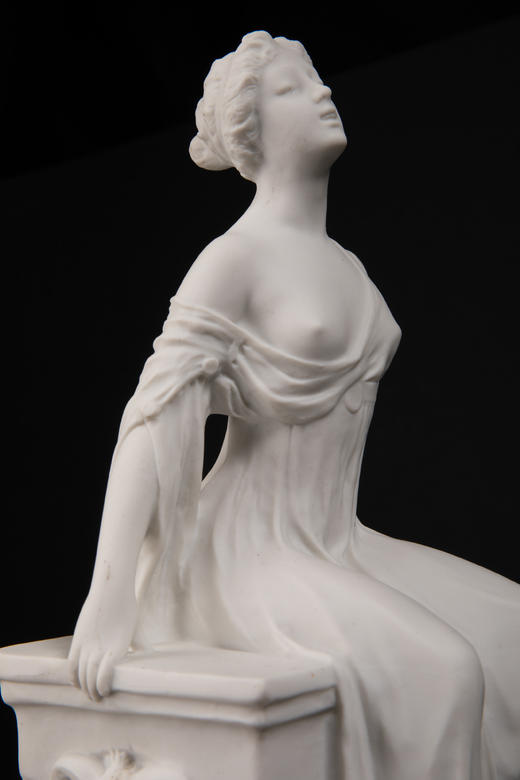 独角鹿西洋古董雕塑法国瓷都签名喷泉上的年轻女子素胎瓷雕像摆件 商品图4