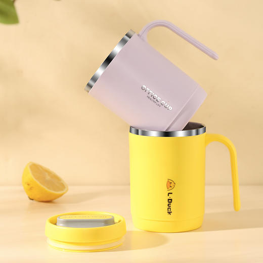 「三色可选！黄鸭款马克杯」创意马克杯颜值带盖304不锈钢黄鸭水杯学生办公咖啡杯水杯餐饮用具 商品图1