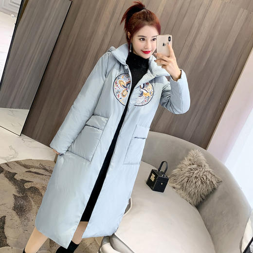 民族风绣花羽绒服，冬季新款保暖复古中长款加厚白鸭绒外套HR-WHHL589 商品图6