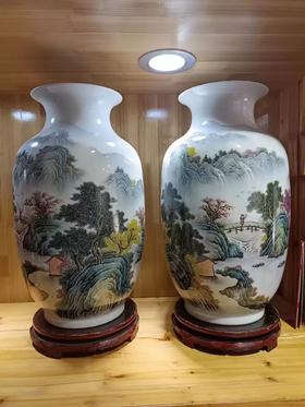 粉彩山水冬瓜瓶《江南风景》