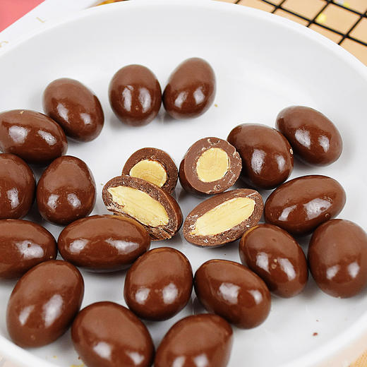 明治坚果夹心巧克力/扁桃仁巧克力 商品图3