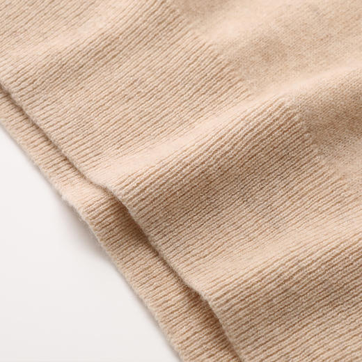 金三塔女100%山羊绒圆领毛衫女士    YZFCD701 商品图4