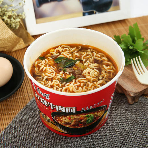康师傅红烧牛肉面 85g*12桶 方便面整箱 泡面桶装 速食 张艺兴IP装 商品图4