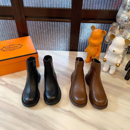 牛皮女士短靴，休闲百搭街潮，秋冬百搭单品，上脚舒适有型~ 商品图0