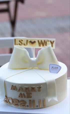 洁白雅致蝴蝶结（提前一天以上预订）