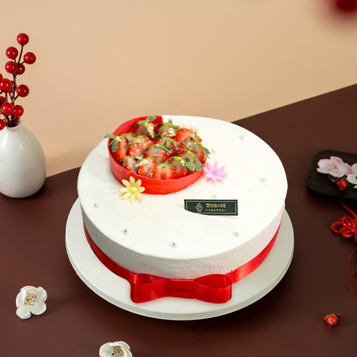 【红梅不染】- 把慕斯体做成白雪质感 草莓半切，把酸甜汁水逼出 商品图0