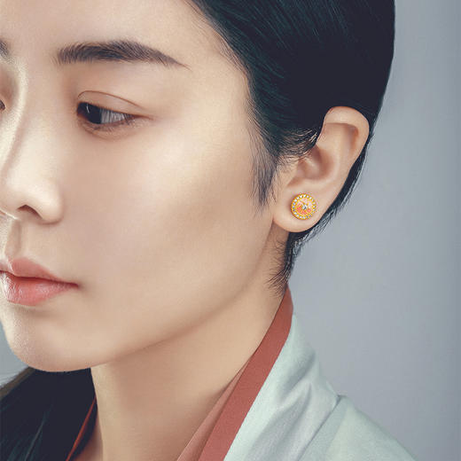 宫匠造办 玉兰花开耳钉 黄金镶钻 商品图4