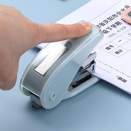 齐心 B3118 省力订书机 20页 商品图4