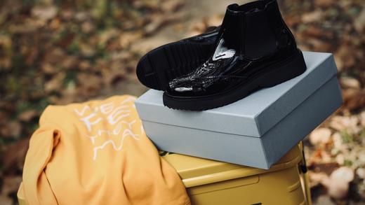 FinalSale季末特价——国货优品系列经典款布洛克雕花切尔西女靴DAY STYLE990黑色漆皮（超轻款） 商品图10