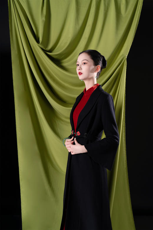 荷言HEYEN 玫瑰夜话  经典黑色羊毛呢外套大衣 手工玫瑰盘扣高级定制 商品图0