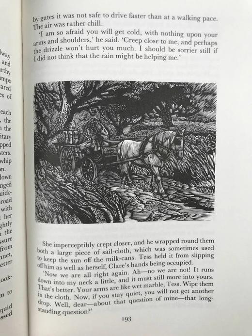 托马斯·哈代《德伯家的苔丝》（1989） 数十幅木版画插图 精装18开带书匣 商品图8