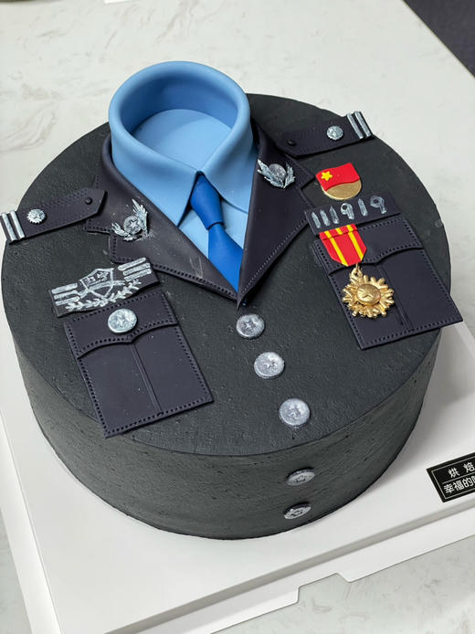 私人订制警服蛋糕，奶油翻糖结合，请提前一周下单 商品图5