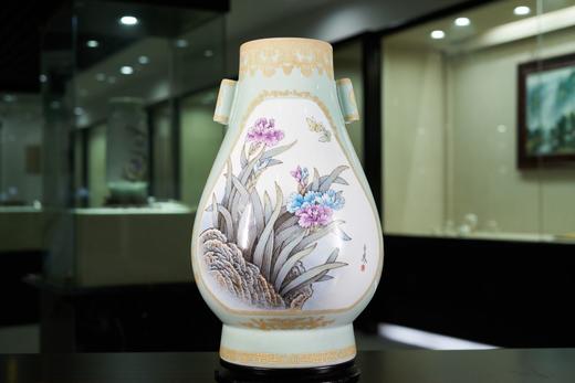 双面开窗贯耳瓶 商品图0