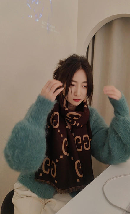 【代购级 出入专柜无压力】秋冬温柔搭配绝绝子Gucci奶茶焦糖双面围巾  还可以当披肩用，AB双面设计 非常有辨识度 集经典和时尚于一体 上身瞬间使全身的穿搭有了层次感，名副其实的百搭！ 商品图2