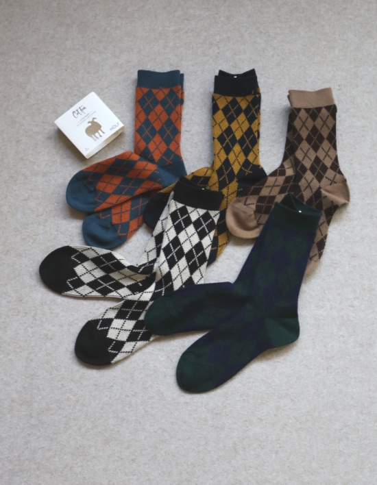 You Need 请拿好 哈！妞子滴 HF 复古学院风 拼色 菱格 中筒袜 5色入