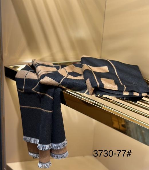 优品堂《如影相随》拉绒披肩与围巾两用双面长巾 商品图11