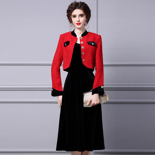 ZLFS-YY100新款时尚洋气毛呢外套金丝绒吊带裙两件套 商品图0