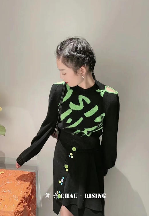 字母提花套头女衫 商品图0