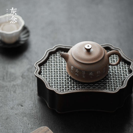 灰念 老岩泥 闲情壶  手写诗文茶壶 文人器复古粗套手工泡茶壶  容量65ml 长9.6cm*宽5.1cm*高5.1cm 商品图5