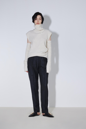 袖套款高领针织马甲