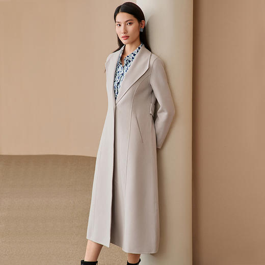 EITIE爱特爱冬季新款气质修身纯羊毛毛呢外套女纯色V领大衣6814533 商品图3