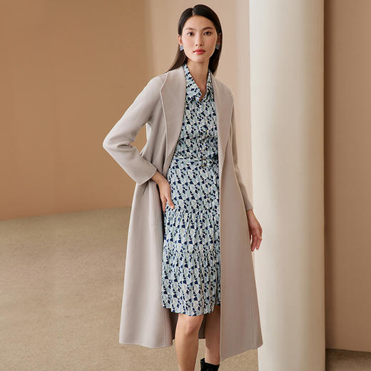 EITIE爱特爱冬季新款气质修身纯羊毛毛呢外套女纯色V领大衣6814533 商品图2