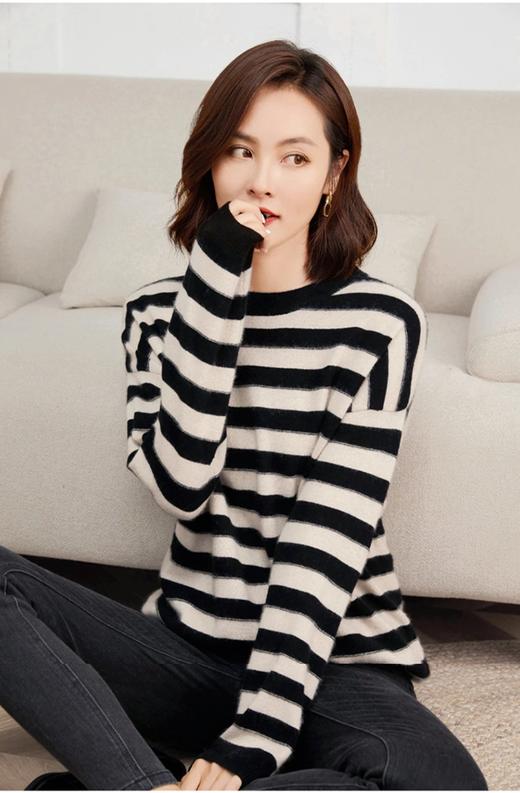 10号截团 【Sonia life条纹毛衣】舒服又百搭！韩系慵懒感拿捏是秋季毛衣颜值和性能之一！ 糯叽叽的毛衣温柔有气质！ 商品图1