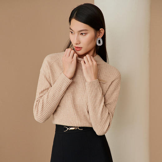 EITIE爱特爱冬季新款时尚气质半高领简约纯色针织衫上衣6801517 商品图3