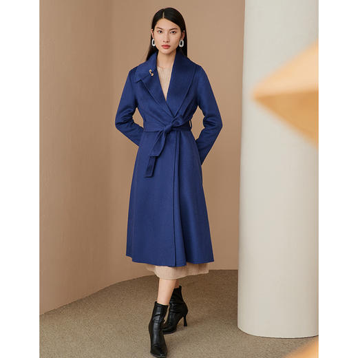 EITIE爱特爱冬季新款气质简约V领显瘦大气系带大衣6814508 商品图1