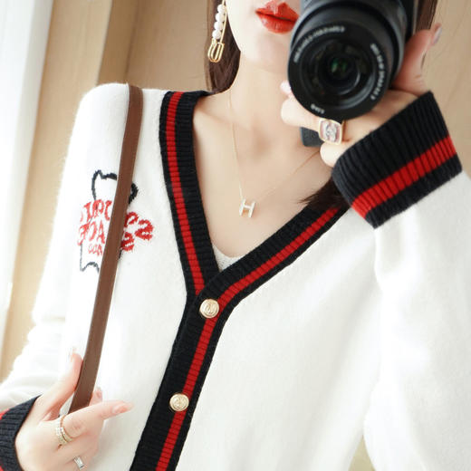 QHJY-JYKS2279针织衫外套撞色V领开衫女小香风拼色毛衣外搭长袖毛衫上衣 商品图3