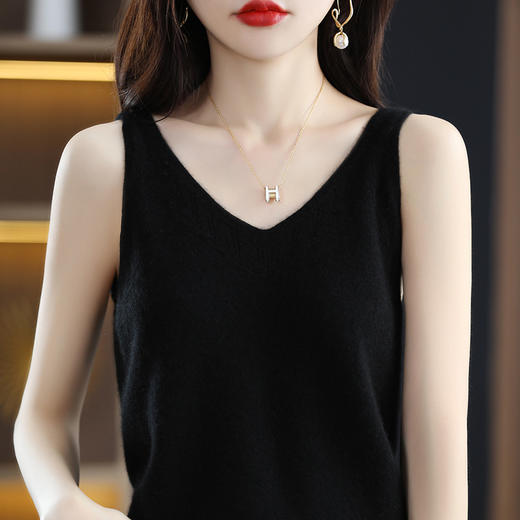 QHJY-JYTZ22007针织开衫两件套宽松纯色V领长袖镂空毛衣外套 商品图4