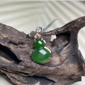 18k碧玉吊坠-心形如意葫芦 商品图0