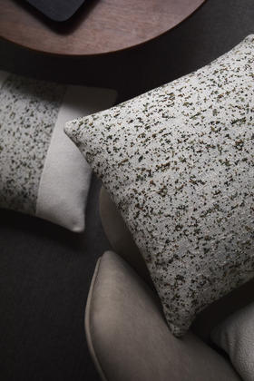 春野抱枕 Spring Field Cushion