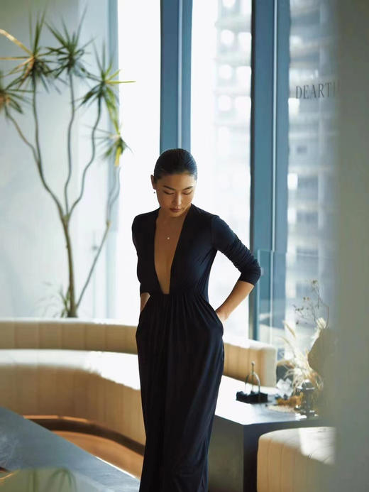 CG｜Hong Kong Dress V领长袖连衣裙［ 黑 / 白 ] 商品图2