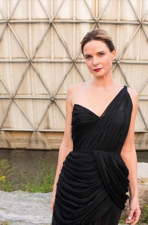 【投稿】喵娘精工@M60《密涅瓦的黄昏》不对称挂肩垂褶黑色连衣裙 商品图2