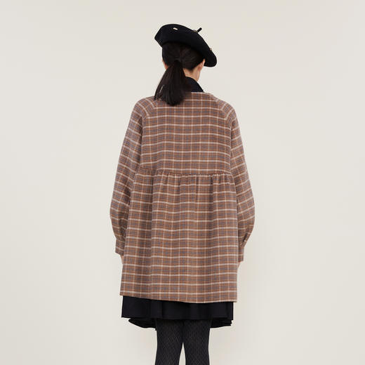 谜底2022冬季新款A字型圆领格纹大衣女双排扣中长款毛呢224MD1703 商品图3