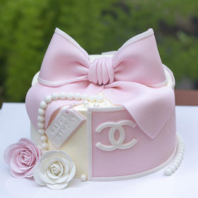 翻糖蝴蝶结香奈儿蛋糕