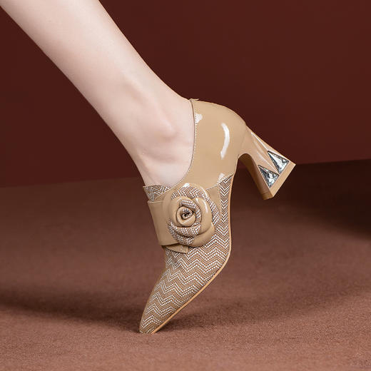 秋冬季新款，深口粗跟气质拼色女鞋尖头高跟鞋花朵单鞋QS-2418 商品图2