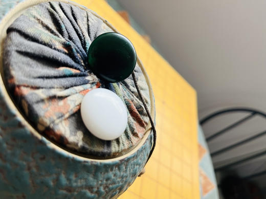 云南围棋厂精品亮光型B型中号新云子 商品图5